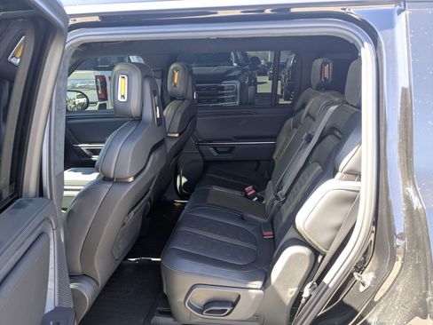 Used 2025 Rivian R1S Adventure image 32