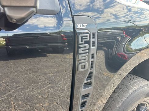 Used 2024 Ford F250 XLT w/ XLT Premium Package AWD/4WD image 12