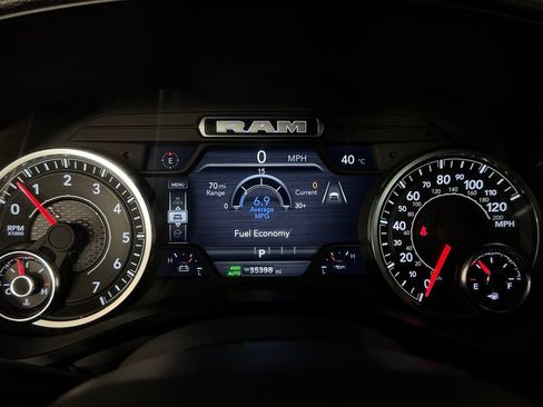 Used 2025 RAM 1500 Laramie AWD/4WD image 15