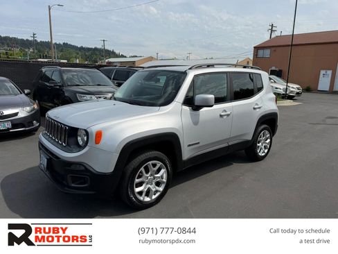Used 2017 Jeep Renegade Latitude AWD/4WD image 1