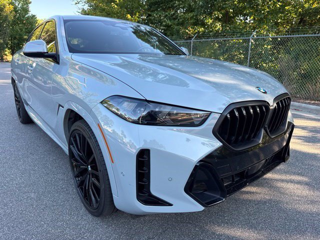 Used 2024 BMW X6 xDrive40i w/ M Sport Professional Package AWD/4WD image 11