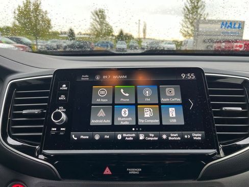 Used 2025 Honda Ridgeline Sport image 17