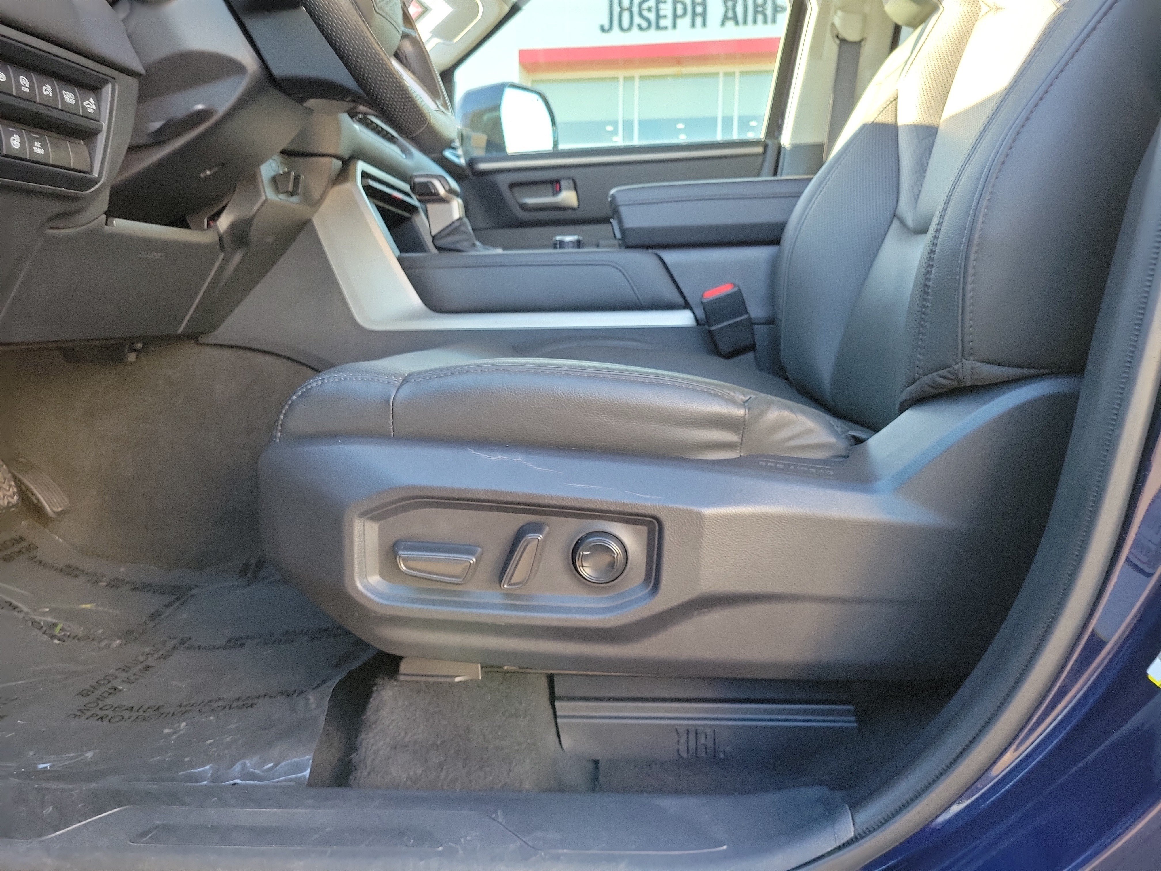 Used 2023 Toyota Tundra Limited AWD/4WD image 16