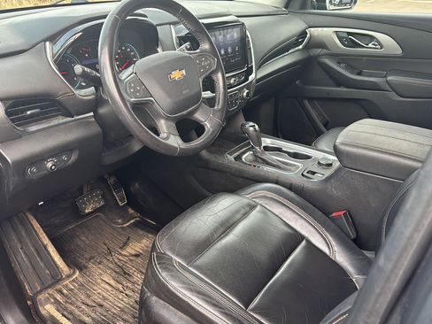 Used 2020 Chevrolet Traverse LT w/ LPO, Black Accent Package image 12