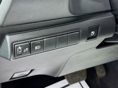Used 2023 Toyota Corolla LE FWD image 10