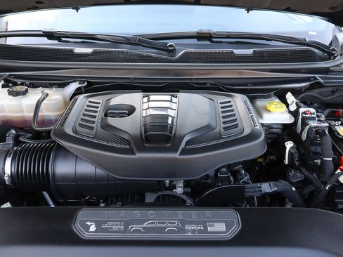 Used 2024 Jeep Wagoneer L Series II image 20