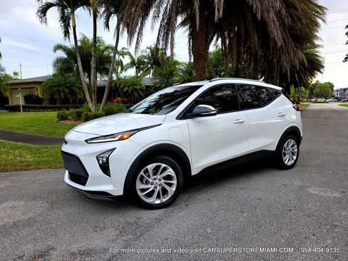 Used 2022 Chevrolet Bolt EUV LT w/ Driver Confidence Package image 15