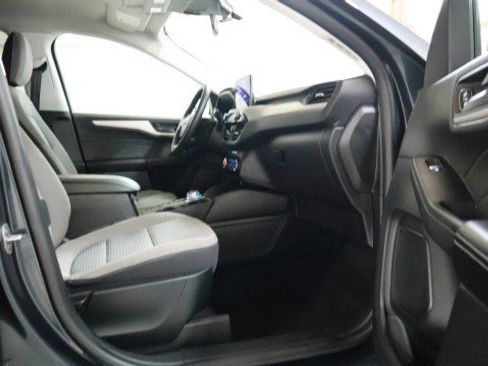 Used 2022 Ford Escape SE w/ Cold Weather Package image 10