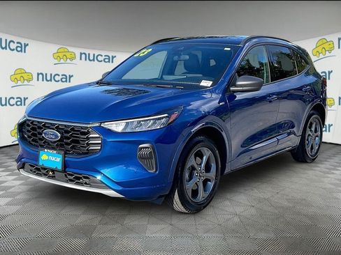 Used 2023 Ford Escape ST-Line w/ Tech Pack #1 AWD/4WD image 3