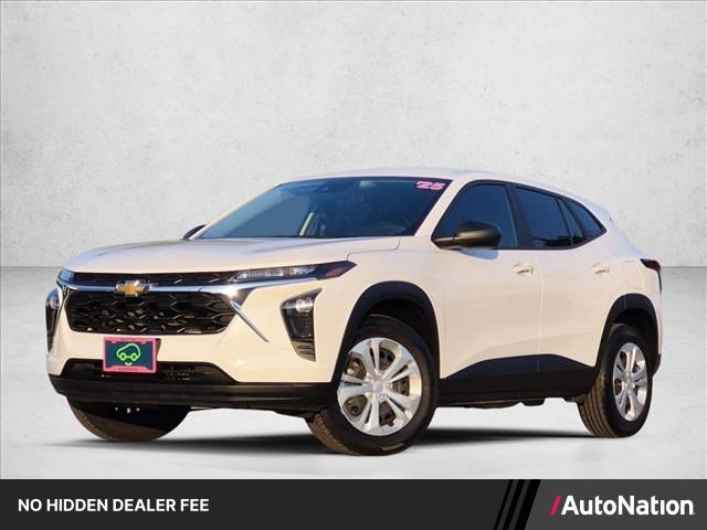 Used 2025 Chevrolet Trax LS w/ Driver Confidence Package FWD image 1