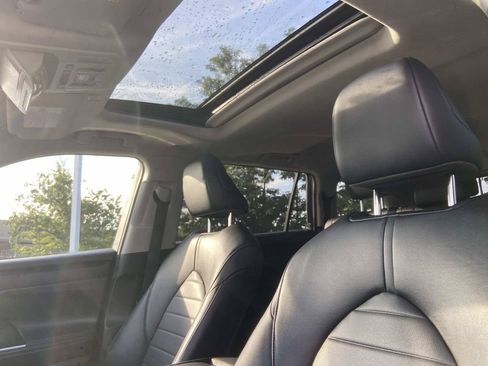 Used 2023 Toyota Highlander XLE FWD image 24
