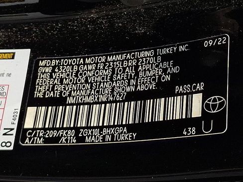 Used 2022 Toyota C-HR XLE FWD image 27