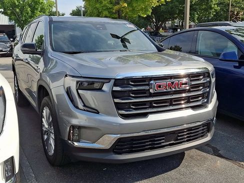 Used 2026 GMC Acadia Elevation w/ Elevation Premium Package FWD image 2