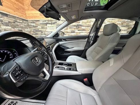 Used 2019 Honda Accord Touring image 13