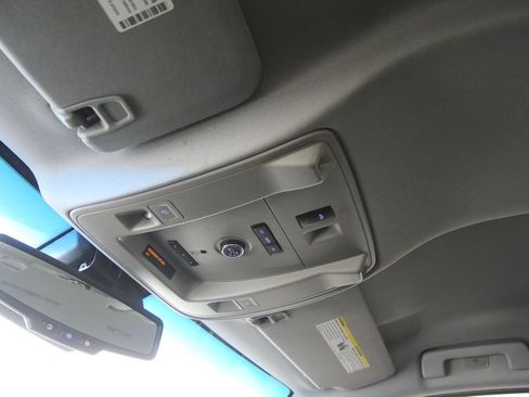 Used 2016 GMC Yukon XL Denali w/ Enhanced Security Package image 22