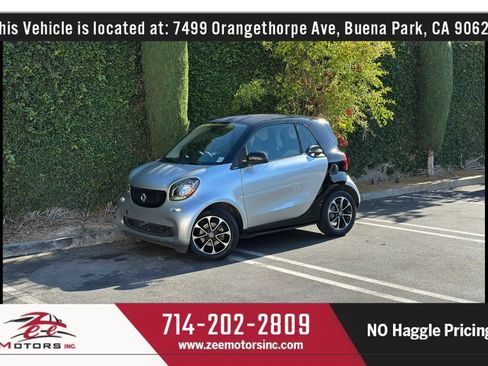 Used 2016 smart fortwo passion RWD image 14