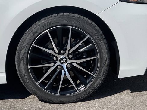 Used 2023 Toyota Camry SE image 4