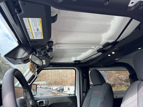 Used 2025 Jeep Wrangler Rubicon image 29