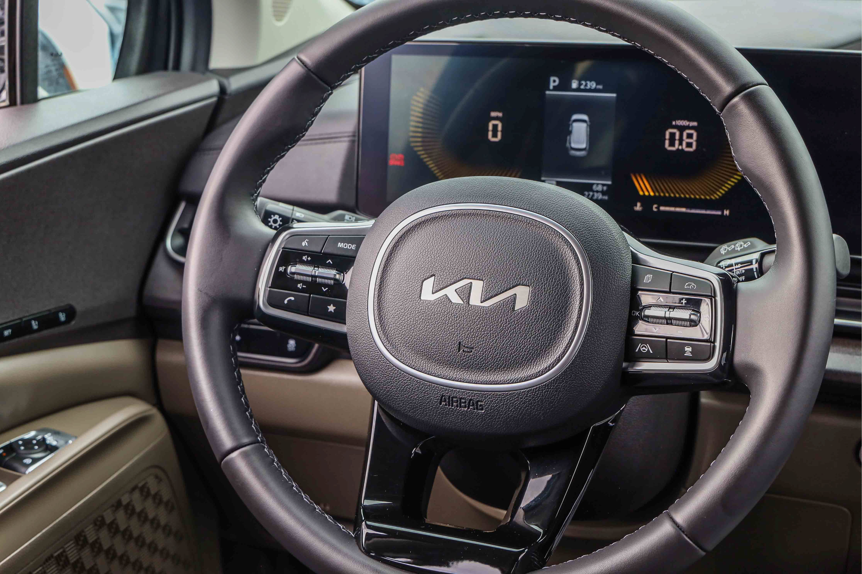 Used 2026 Kia Carnival EX FWD image 14