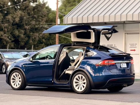 Used 2017 Tesla Model X 100D AWD/4WD image 7