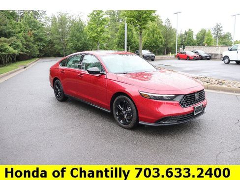 Used 2025 Honda Accord SE image 1