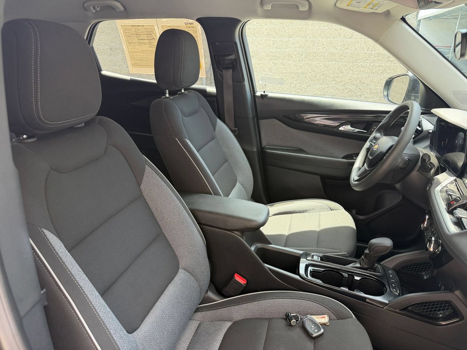 Used 2025 Chevrolet TrailBlazer LT FWD image 34