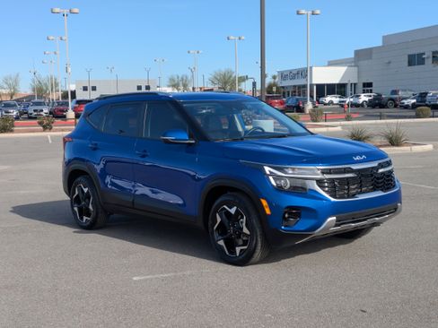 Certified 2025 Kia Seltos S image 7