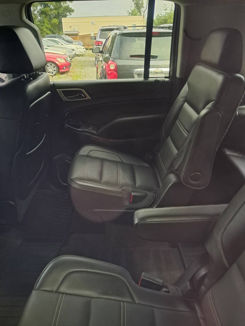 Used 2015 GMC Yukon XL Denali w/ Premium Package AWD/4WD image 2