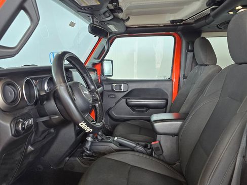Used 2019 Jeep Wrangler Sport AWD/4WD image 9