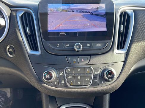 Used 2024 Chevrolet Malibu LT image 19