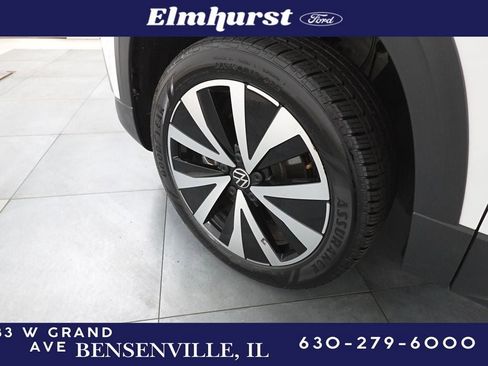 Used 2024 Volkswagen Taos SE image 28