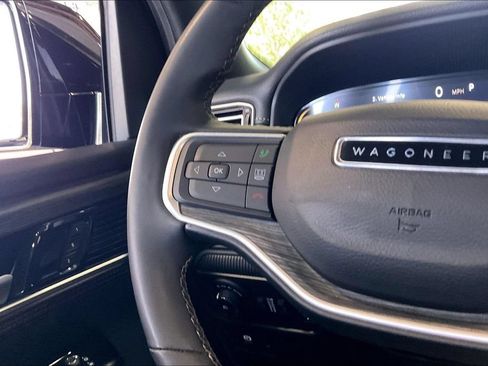 Used 2024 Jeep Wagoneer L Series II w/ Flexible Seating Group AWD/4WD image 8