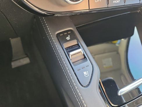 Certified 2023 Kia Telluride EX w/ EX Captain's Chair Package image 37