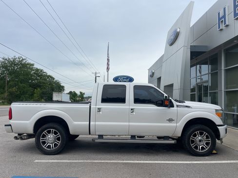 Used 2014 Ford F250 Platinum w/ FX4 Off-Road Package AWD/4WD image 5