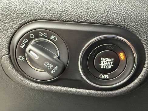 Used 2022 Maserati Levante Modena AWD/4WD image 54