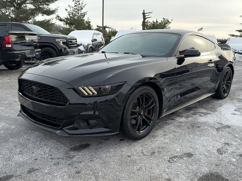 Used 2017 Ford Mustang Coupe image 22