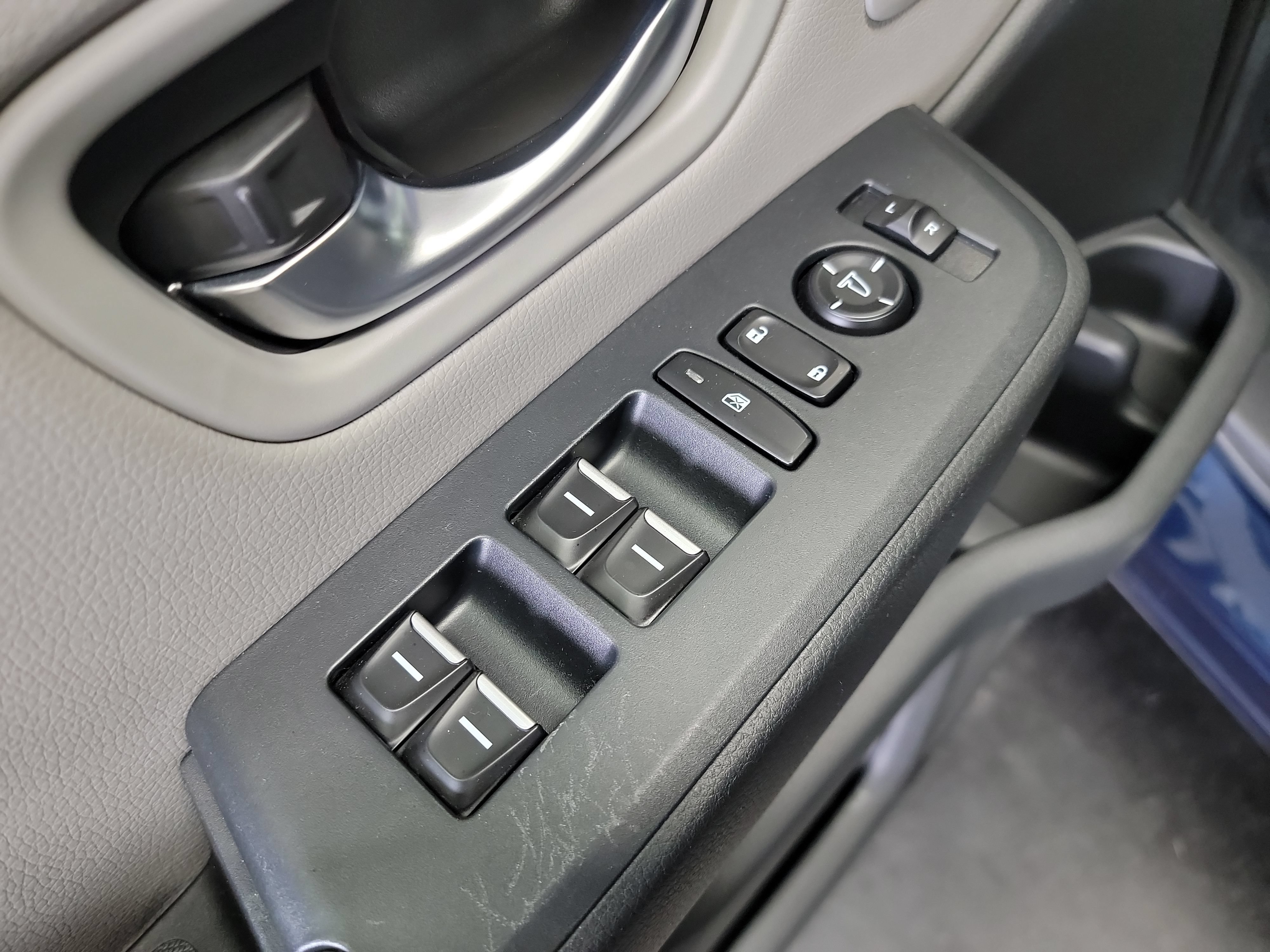 Used 2023 Honda Pilot Touring image 14