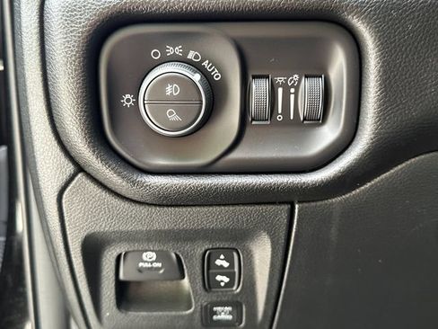 Used 2025 RAM 1500 Big Horn AWD/4WD image 28