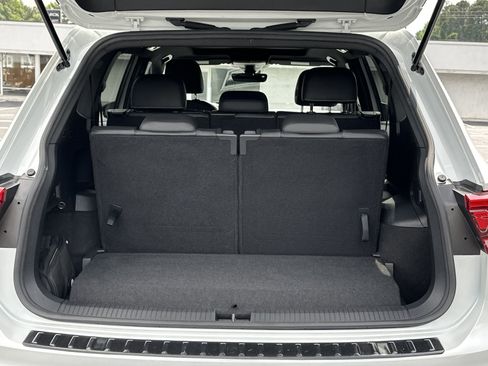 Used 2022 Volkswagen Tiguan SE R-Line FWD image 14