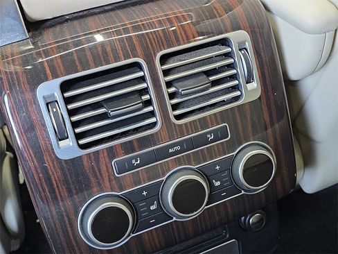 Used 2017 Land Rover Range Rover HSE image 19