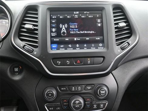 Used 2023 Jeep Cherokee Altitude Lux image 22