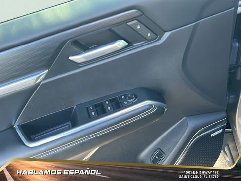 Used 2025 GMC Acadia Elevation image 13