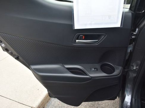 Used 2019 Toyota C-HR XLE FWD image 30