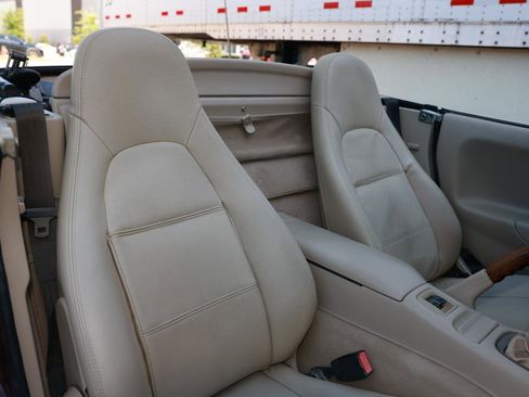 Used 2000 MAZDA MX-5 Miata RWD image 12