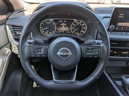 Used 2023 Nissan Rogue SV w/ SV Premium B Package image 14