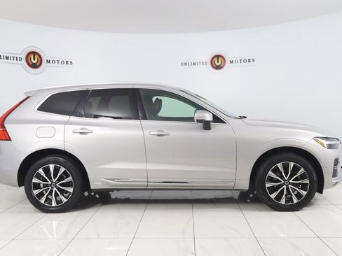 Used 2023 Volvo XC60 B5 Plus image 2