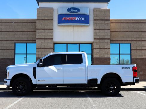 New 2026 Ford F250 Lariat w/ Black Appearance Package AWD/4WD image 9