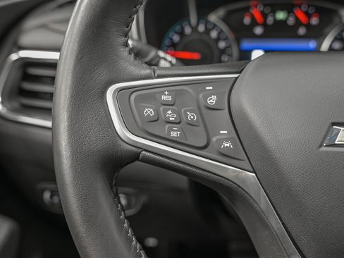 Used 2022 Chevrolet Equinox Premier image 18