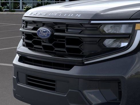 New 2025 Ford Expedition Active image 18
