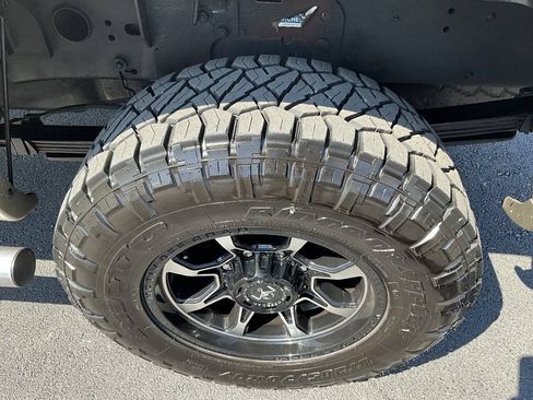 Used 2002 Chevrolet Silverado 2500 LT w/ Off-Road Skid Plate Pkg AWD/4WD image 15